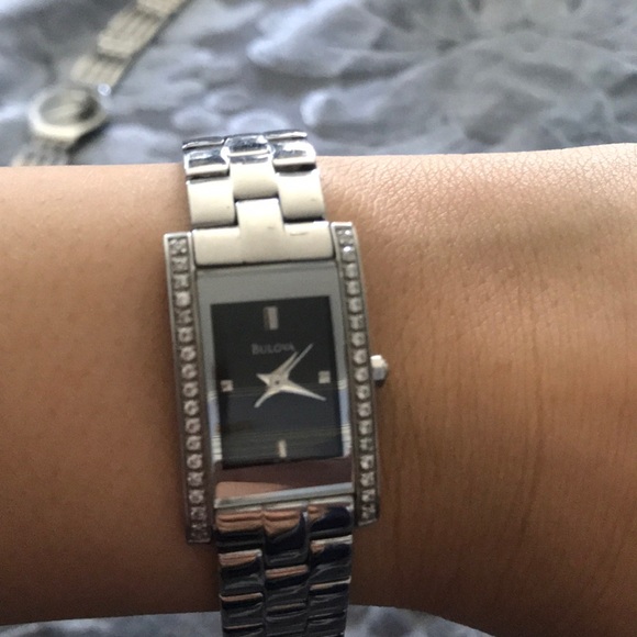 Square bulova watch - Picture 2 of 3